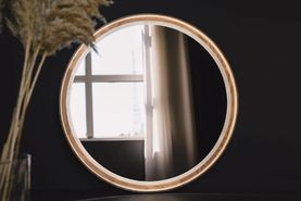 Зеркало Interglass ARCHES в деревянной раме с подсветкой круглое 